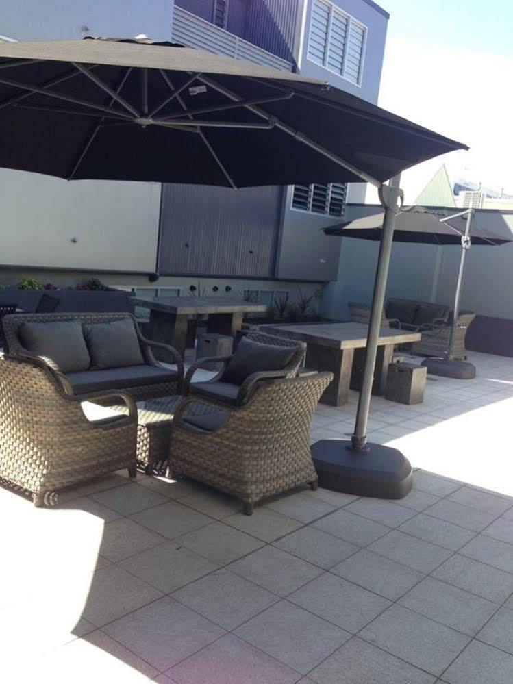 Crown On Darby Newcastle Aparthotel Exterior photo