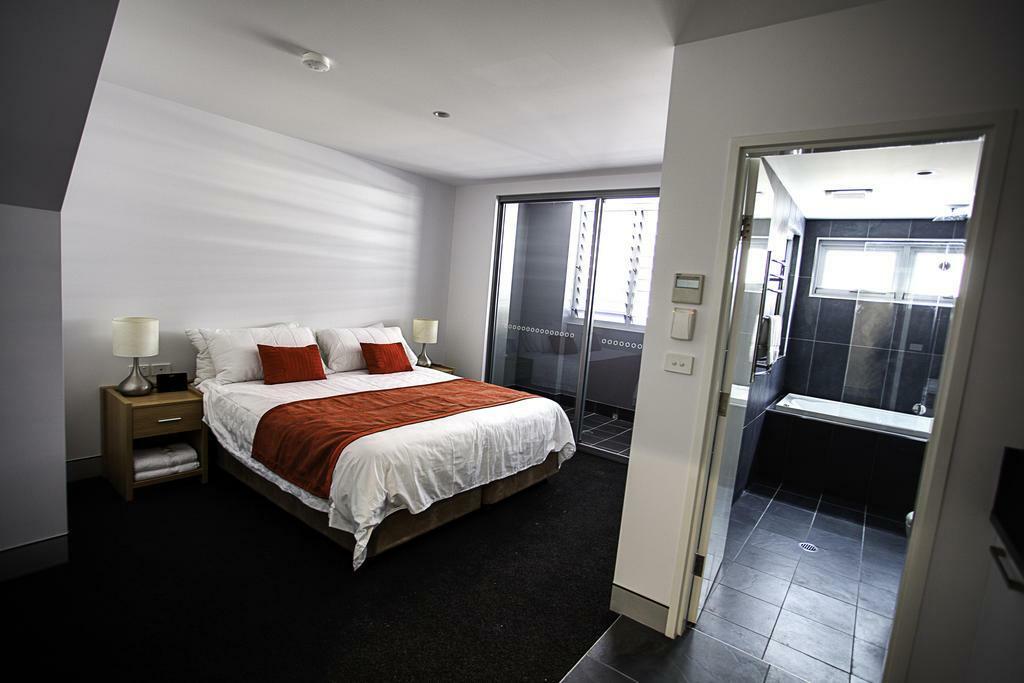 Crown On Darby Newcastle Aparthotel Exterior photo